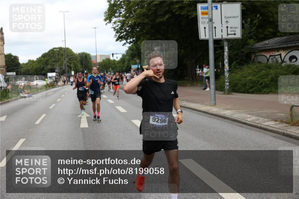 29.06.2025 - hella hamburg halbmarathon Yannick Fuchs http://msf.ph/oto/8199058 29.06.2025 10:31:48 20KM 1411, 2196, 2767, 4860, 4865, 5003, 5092, 5307, 5315, 6123, 6458, 6529, 7310, 7482, 8362, 9178, 9296, 9914, 10451, 10680, 10738, 11833, 13141, 13854, 13972, 14387, 14459, 14691, 14934, 15178, 15261, 15410, 15939, 16523, 16992, 17024, 17125, 17137, 17306, 17658, 17723, 18062, 18159, 18384, 18824 meine-sportfotos.de