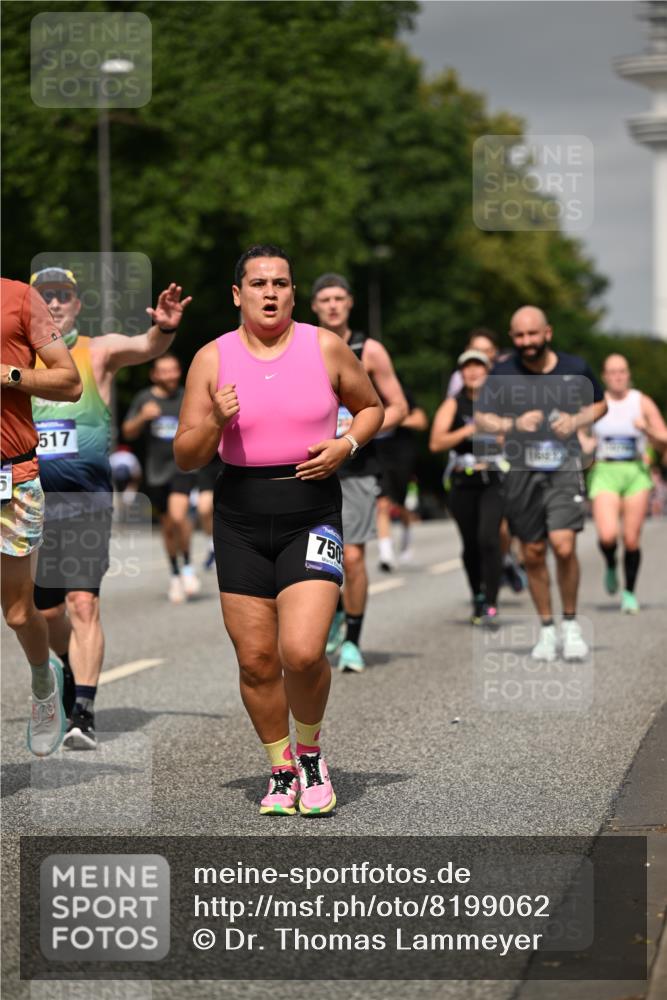 29.06.2025 - hella hamburg halbmarathon Dr. Thomas Lammeyer http://msf.ph/oto/8199062 29.06.2025 10:11:34 Kennedybrücke 1893, 1993, 3929, 4262, 5242, 5287, 5807, 5845, 5926, 6196, 6517, 6518, 6707, 6713, 6715, 6833, 7503, 8585, 9967, 10283, 10700, 10703, 11114, 11394 meine-sportfotos.de