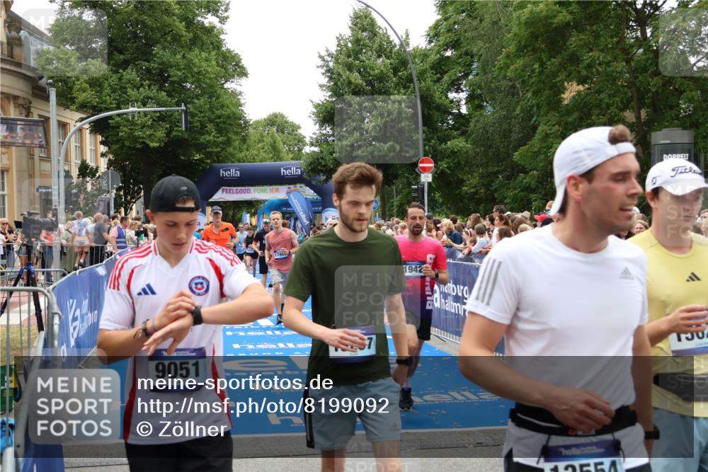 29.06.2025 - hella hamburg halbmarathon Zöllner http://msf.ph/oto/8199092 29.06.2025 10:46:48 Ziel 1942, 3976, 6630, 11858, 13940, 14541, 15900, 16175, 17353, 17669, 17743, 17865, 19128 meine-sportfotos.de
