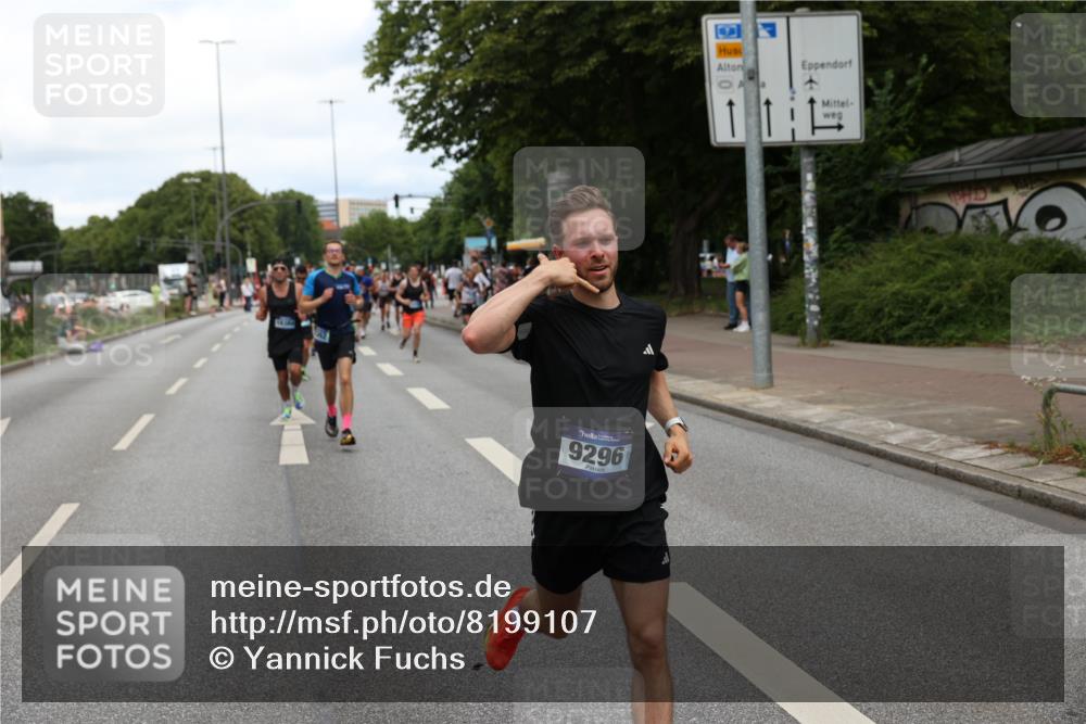 29.06.2025 - hella hamburg halbmarathon Yannick Fuchs http://msf.ph/oto/8199107 29.06.2025 10:31:48 20KM 1411, 2196, 2767, 4860, 4865, 5003, 5092, 5307, 5315, 6123, 6458, 6529, 7310, 7482, 8362, 9178, 9296, 9914, 10451, 10680, 10738, 11833, 13141, 13854, 13972, 14387, 14459, 14691, 14934, 15178, 15261, 15410, 15939, 16523, 16992, 17024, 17125, 17137, 17306, 17658, 17723, 18062, 18159, 18384, 18824 meine-sportfotos.de