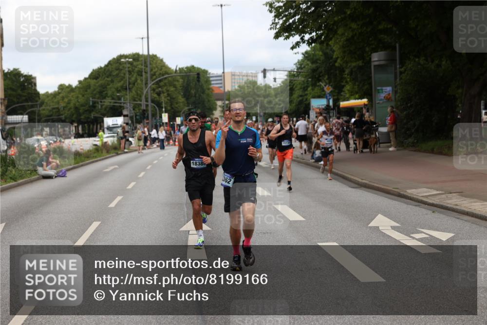 29.06.2025 - hella hamburg halbmarathon Yannick Fuchs http://msf.ph/oto/8199166 29.06.2025 10:31:49 20KM 1411, 2196, 2767, 4860, 4865, 5003, 5092, 5307, 6123, 6458, 6529, 7310, 7482, 8362, 9178, 9296, 9914, 10190, 10451, 10680, 10738, 11833, 13141, 13854, 13972, 14387, 14459, 14691, 14934, 15178, 15261, 15410, 15939, 16523, 16992, 17024, 17125, 17137, 17306, 17658, 17723, 18062, 18159, 18384, 18824 meine-sportfotos.de