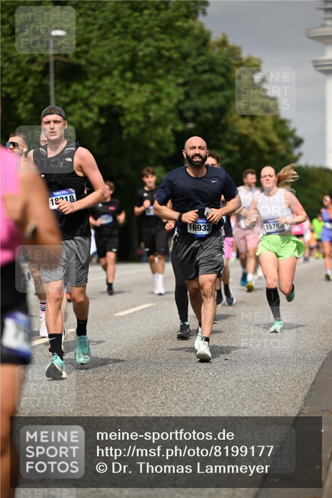 29.06.2025 - hella hamburg halbmarathon Dr. Thomas Lammeyer http://msf.ph/oto/8199177 29.06.2025 10:11:36 Kennedybrücke 1893, 1993, 2136, 3929, 4262, 5242, 5287, 5807, 5845, 5926, 6196, 6517, 6518, 6707, 6713, 6715, 6833, 7503, 7760, 8585, 9967, 10283, 10700, 10703, 11114 meine-sportfotos.de