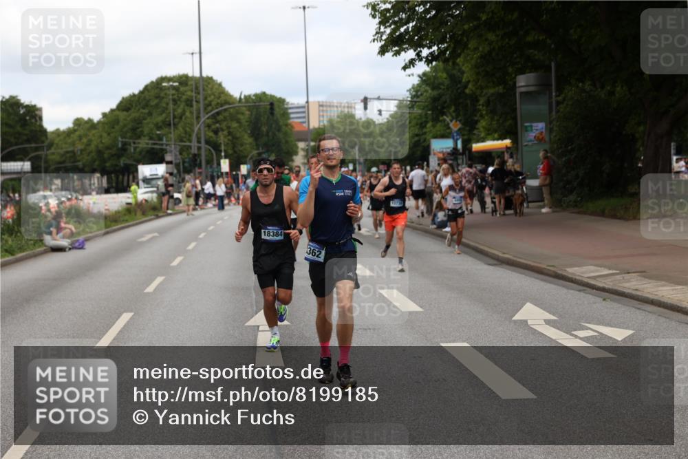 29.06.2025 - hella hamburg halbmarathon Yannick Fuchs http://msf.ph/oto/8199185 29.06.2025 10:31:49 20KM 1411, 2196, 2767, 4860, 4865, 5003, 5092, 5307, 6123, 6458, 6529, 7310, 7482, 8362, 9178, 9296, 9914, 10190, 10451, 10680, 10738, 11833, 13141, 13854, 13972, 14387, 14459, 14691, 14934, 15178, 15261, 15410, 15939, 16523, 16992, 17024, 17125, 17137, 17306, 17658, 17723, 18062, 18159, 18384, 18824 meine-sportfotos.de