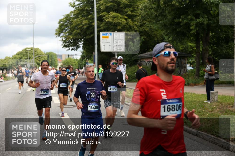 29.06.2025 - hella hamburg halbmarathon Yannick Fuchs http://msf.ph/oto/8199227 29.06.2025 10:44:38 20KM 1119, 1399, 1466, 1507, 1630, 1750, 1817, 2207, 3654, 4127, 4346, 5115, 6027, 6662, 6712, 6795, 7052, 7176, 7397, 7583, 7930, 7932, 8313, 8572, 8657, 8704, 8819, 9057, 10371, 10750, 11356, 11455, 11607, 12527, 12624, 13008, 13609, 13687, 13701, 13812, 13875, 14034, 14257, 14626, 15362, 15395, 15803, 15950, 16242, 16716, 16806, 17179, 17221, 17247, 17384, 18066, 18370, 18394, 18657, 18658, 18811 meine-sportfotos.de