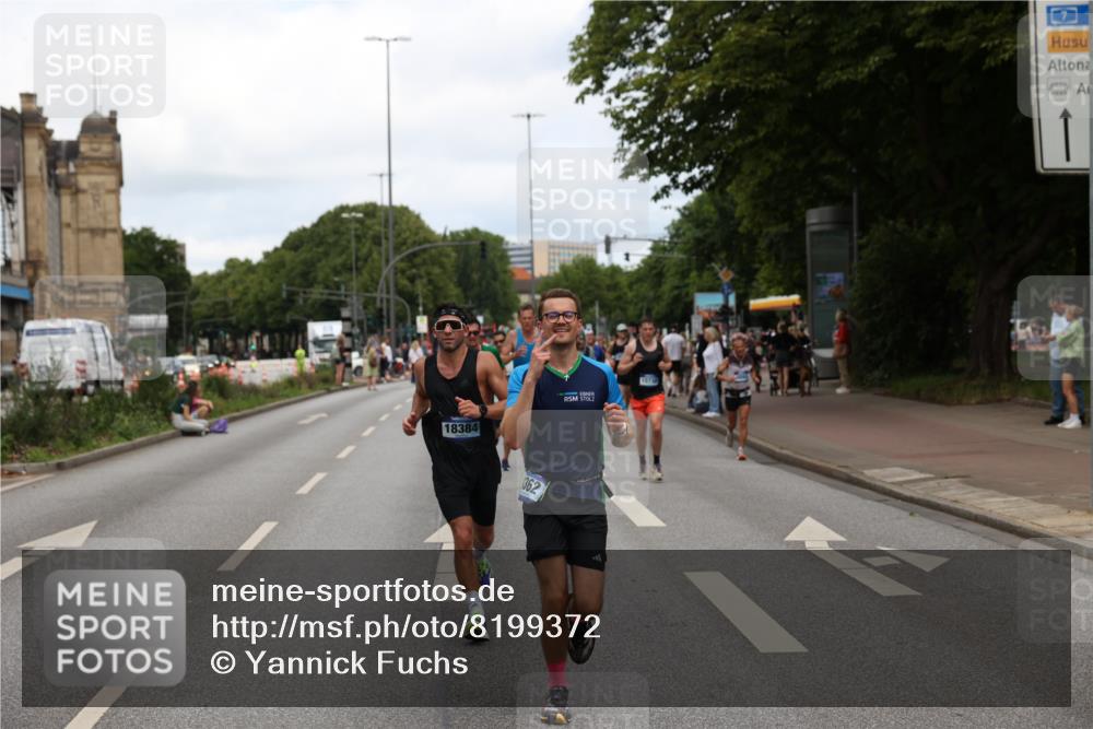 29.06.2025 - hella hamburg halbmarathon Yannick Fuchs http://msf.ph/oto/8199372 29.06.2025 10:31:49 20KM 1411, 2196, 2767, 4860, 4865, 5003, 5092, 5307, 6123, 6458, 6529, 7310, 7482, 8362, 9178, 9296, 9914, 10190, 10451, 10680, 10738, 11833, 13141, 13854, 13972, 14387, 14459, 14691, 14934, 15178, 15261, 15410, 15939, 16523, 16992, 17024, 17125, 17137, 17306, 17658, 17723, 18062, 18159, 18384, 18824 meine-sportfotos.de