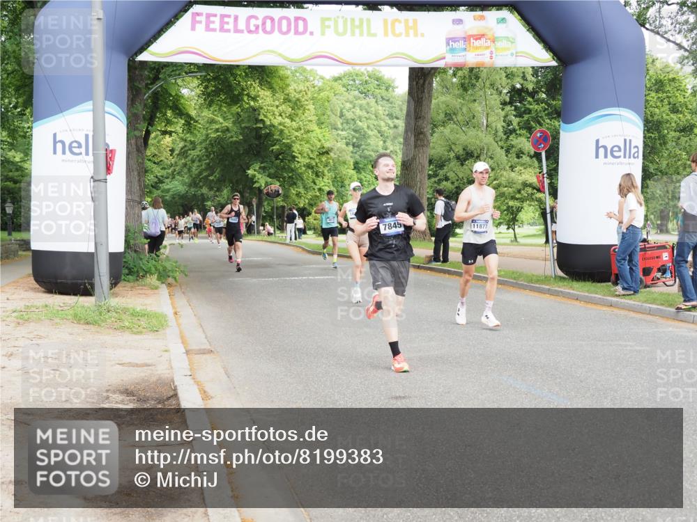 29.06.2025 - hella hamburg halbmarathon MichiJ http://msf.ph/oto/8199383 29.06.2025 10:21:18 Zwischen KM18-KM19 3955, 5187, 7845, 11877, 14450 meine-sportfotos.de