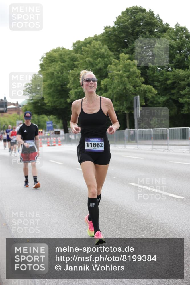 29.06.2025 - hella hamburg halbmarathon Jannik Wohlers http://msf.ph/oto/8199384 29.06.2025 10:25:07 Lombardsbrücke 1093, 2278, 3343, 5028, 6869, 9811, 10845, 10846, 11157, 11662, 13510, 13653, 13842, 14936, 15016, 15119, 15283, 16421, 16422 meine-sportfotos.de