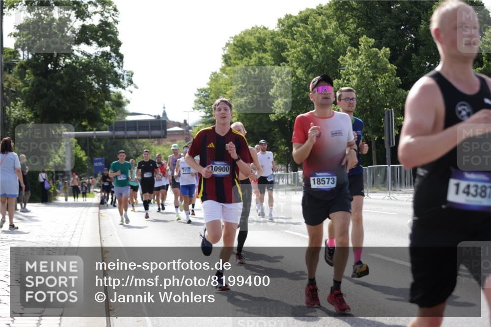 29.06.2025 - hella hamburg halbmarathon Jannik Wohlers http://msf.ph/oto/8199400 29.06.2025 09:47:35 Lombardsbrücke 1164, 1562, 2196, 2296, 2714, 4602, 5091, 5092, 6990, 8362, 8901, 9178, 9944, 10384, 10900, 11202, 11227, 11745, 12290, 12462, 12865, 13514, 13798, 13854, 14387, 14601, 14934, 14952, 15015, 15261, 15415, 15701, 15965, 16158, 16964, 17024, 17306, 18159, 18216, 18573, 18584, 18687, 18841 meine-sportfotos.de
