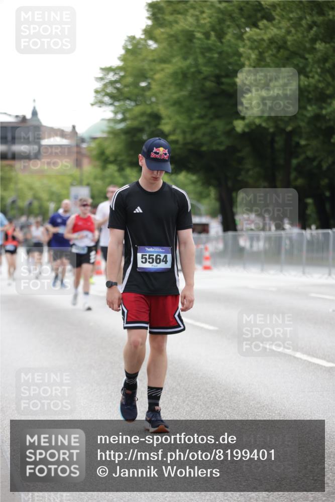 29.06.2025 - hella hamburg halbmarathon Jannik Wohlers http://msf.ph/oto/8199401 29.06.2025 10:25:08 Lombardsbrücke 1093, 1305, 2278, 3343, 5028, 6869, 9811, 10845, 10846, 11157, 11662, 13653, 13842, 14936, 15016, 15119, 15283, 16422 meine-sportfotos.de