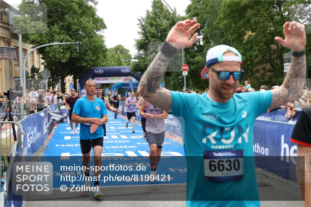 29.06.2025 - hella hamburg halbmarathon Zöllner http://msf.ph/oto/8199421 29.06.2025 10:46:55 Ziel 4091, 11858, 13940, 14385, 17172, 17353, 17492, 17669, 17892, 19105 meine-sportfotos.de