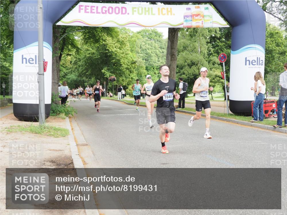 29.06.2025 - hella hamburg halbmarathon MichiJ http://msf.ph/oto/8199431 29.06.2025 10:21:18 Zwischen KM18-KM19 3955, 5187, 7845, 11877, 14450 meine-sportfotos.de