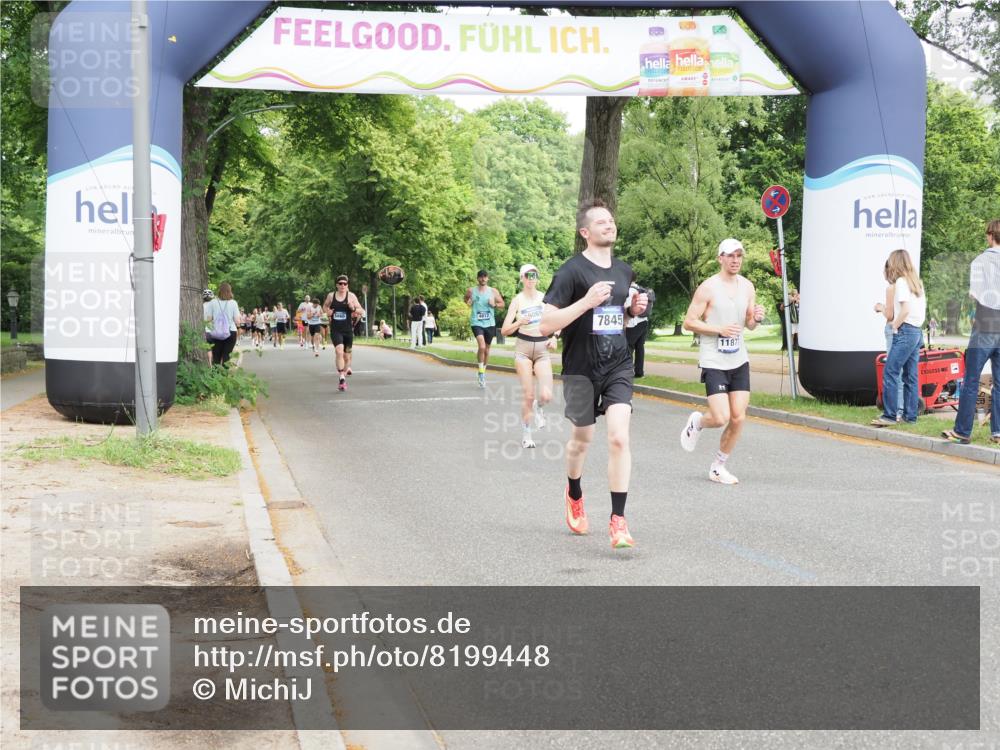 29.06.2025 - hella hamburg halbmarathon MichiJ http://msf.ph/oto/8199448 29.06.2025 10:21:18 Zwischen KM18-KM19 3955, 5187, 7845, 11877, 14450 meine-sportfotos.de