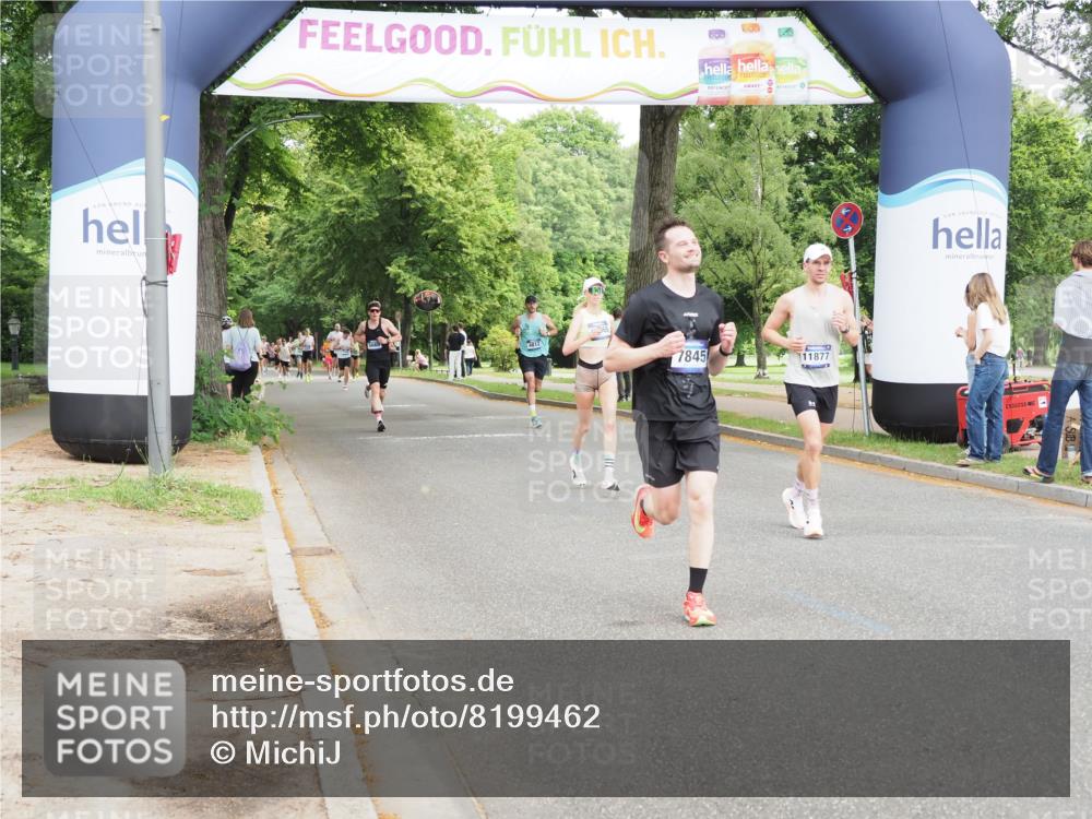 29.06.2025 - hella hamburg halbmarathon MichiJ http://msf.ph/oto/8199462 29.06.2025 10:21:18 Zwischen KM18-KM19 3955, 5187, 7845, 11877, 14450 meine-sportfotos.de
