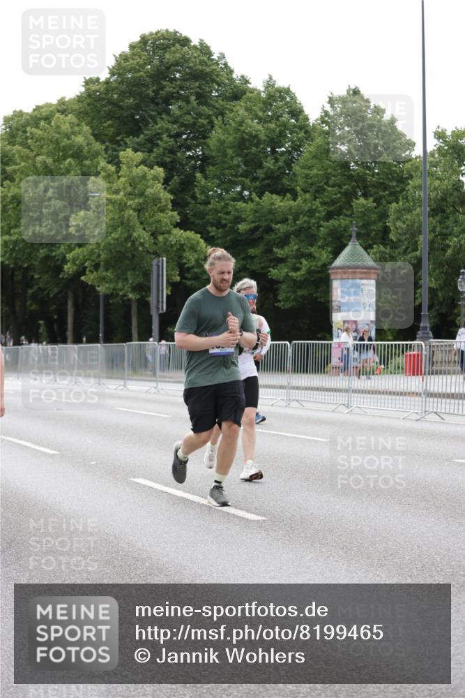29.06.2025 - hella hamburg halbmarathon Jannik Wohlers http://msf.ph/oto/8199465 29.06.2025 10:25:10 Lombardsbrücke 1093, 1305, 1481, 2278, 3343, 5028, 6869, 8881, 9811, 10845, 10846, 11157, 11662, 13653, 13842, 14936, 15119, 15283, 16289, 16381 meine-sportfotos.de