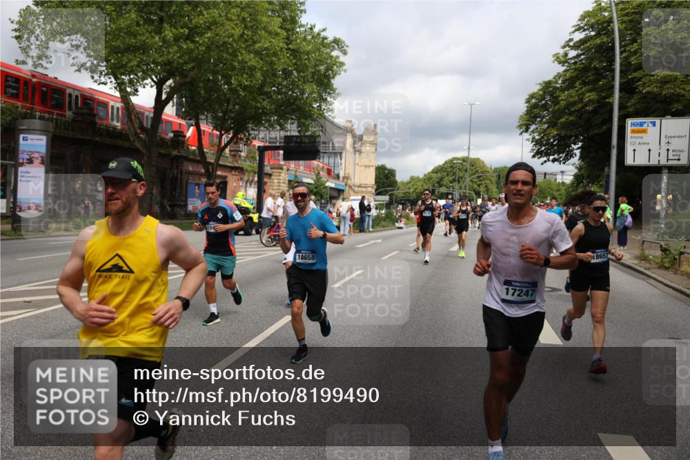 29.06.2025 - hella hamburg halbmarathon Yannick Fuchs http://msf.ph/oto/8199490 29.06.2025 10:44:39 20KM 1119, 1399, 1461, 1466, 1507, 1630, 1750, 1817, 2207, 3654, 4127, 4346, 5115, 6027, 6662, 6712, 6795, 7052, 7176, 7397, 7583, 7930, 7932, 8313, 8572, 8657, 8704, 8819, 9057, 10371, 10750, 11356, 11455, 11607, 12527, 12624, 13008, 13609, 13687, 13701, 13812, 13875, 14034, 14257, 14626, 15362, 15395, 15803, 15950, 16716, 16806, 17179, 17221, 17247, 17384, 18066, 18370, 18394, 18657, 18658, 18811 meine-sportfotos.de