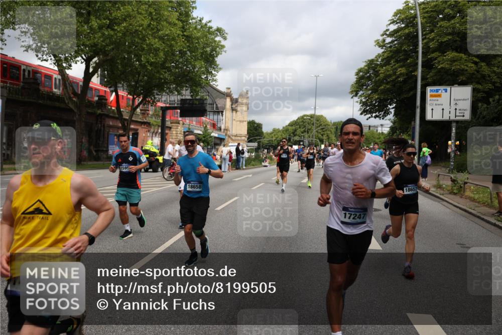 29.06.2025 - hella hamburg halbmarathon Yannick Fuchs http://msf.ph/oto/8199505 29.06.2025 10:44:39 20KM 1119, 1399, 1461, 1466, 1507, 1630, 1750, 1817, 2207, 3654, 4127, 4346, 5115, 6027, 6662, 6712, 6795, 7052, 7176, 7397, 7583, 7930, 7932, 8313, 8572, 8657, 8704, 8819, 9057, 10371, 10750, 11356, 11455, 11607, 12527, 12624, 13008, 13609, 13687, 13701, 13812, 13875, 14034, 14257, 14626, 15362, 15395, 15803, 15950, 16716, 16806, 17179, 17221, 17247, 17384, 18066, 18370, 18394, 18657, 18658, 18811 meine-sportfotos.de