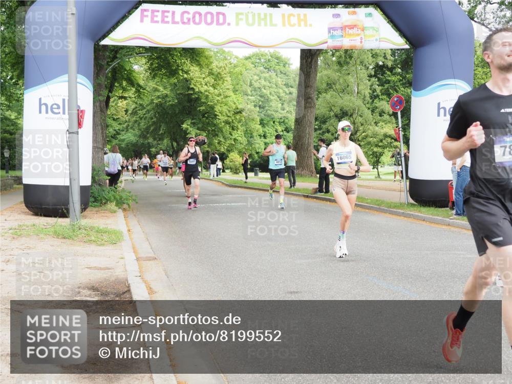 29.06.2025 - hella hamburg halbmarathon MichiJ http://msf.ph/oto/8199552 29.06.2025 10:21:19 Zwischen KM18-KM19 3955, 7845, 11877, 14450, 16065 meine-sportfotos.de