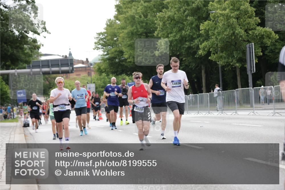 29.06.2025 - hella hamburg halbmarathon Jannik Wohlers http://msf.ph/oto/8199555 29.06.2025 10:25:13 Lombardsbrücke 1093, 1305, 1481, 3343, 3765, 4378, 5028, 8881, 9811, 10845, 10846, 11157, 11662, 12505, 13653, 13842, 14936, 15283, 16289, 16354, 16381, 16927 meine-sportfotos.de