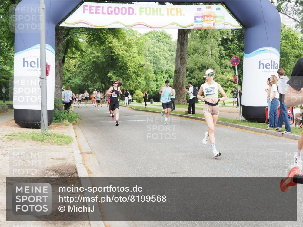 29.06.2025 - hella hamburg halbmarathon MichiJ http://msf.ph/oto/8199568 29.06.2025 10:21:19 Zwischen KM18-KM19 3955, 7845, 11877, 14450, 16065 meine-sportfotos.de