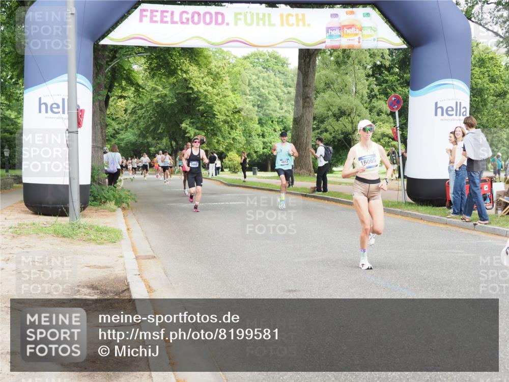 29.06.2025 - hella hamburg halbmarathon MichiJ http://msf.ph/oto/8199581 29.06.2025 10:21:19 Zwischen KM18-KM19 3955, 7845, 11877, 14450, 16065 meine-sportfotos.de