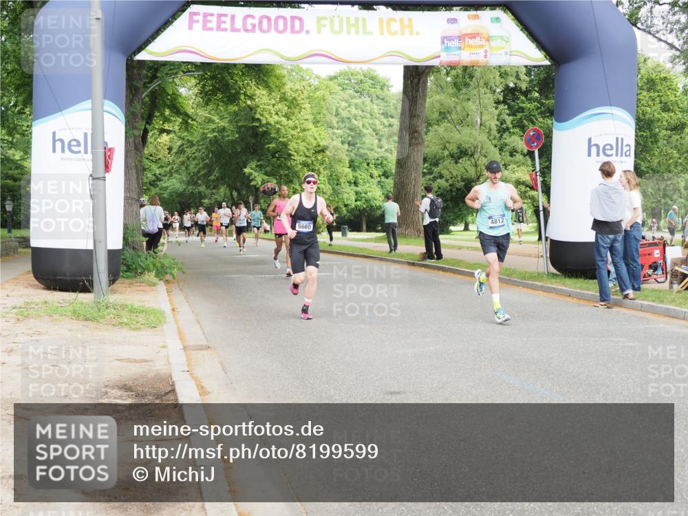 29.06.2025 - hella hamburg halbmarathon MichiJ http://msf.ph/oto/8199599 29.06.2025 10:21:21 Zwischen KM18-KM19 3955, 4812, 7845, 11877, 14450, 16065 meine-sportfotos.de