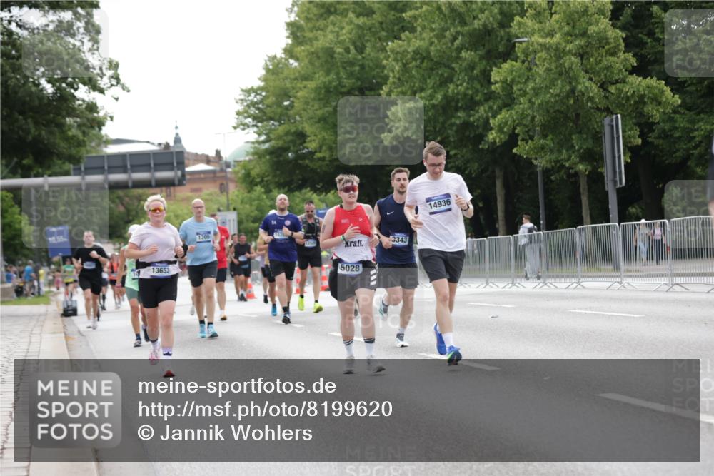 29.06.2025 - hella hamburg halbmarathon Jannik Wohlers http://msf.ph/oto/8199620 29.06.2025 10:25:13 Lombardsbrücke 1093, 1305, 1481, 3343, 3765, 4378, 5028, 8881, 9811, 10845, 10846, 11157, 11662, 12505, 13653, 13842, 14936, 15283, 16289, 16354, 16381, 16927 meine-sportfotos.de
