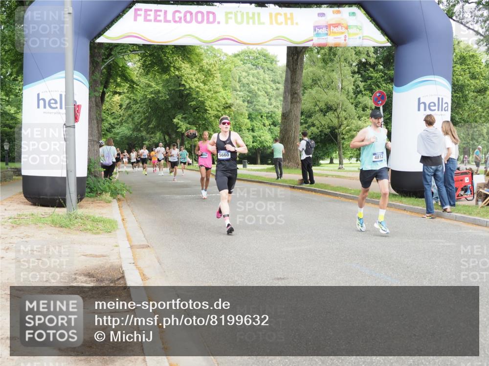 29.06.2025 - hella hamburg halbmarathon MichiJ http://msf.ph/oto/8199632 29.06.2025 10:21:21 Zwischen KM18-KM19 3955, 4812, 7845, 11877, 14450, 16065 meine-sportfotos.de