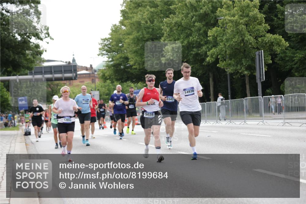 29.06.2025 - hella hamburg halbmarathon Jannik Wohlers http://msf.ph/oto/8199684 29.06.2025 10:25:13 Lombardsbrücke 1093, 1305, 1481, 3343, 3765, 4378, 5028, 8881, 9811, 10845, 10846, 11157, 11662, 12505, 13653, 13842, 14936, 15283, 16289, 16354, 16381, 16927 meine-sportfotos.de