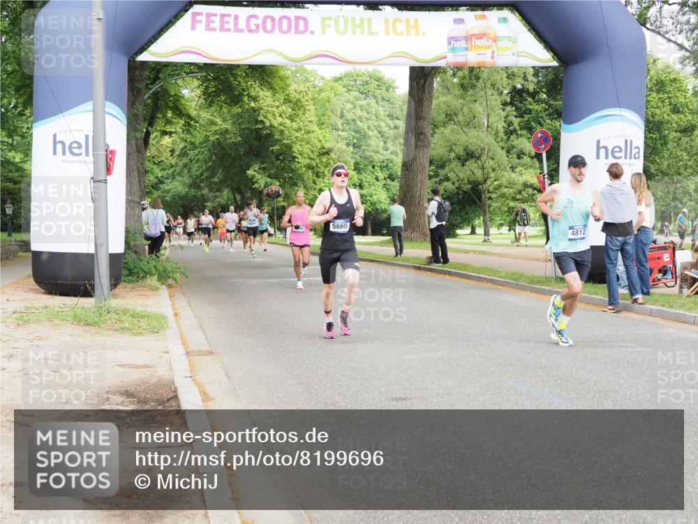 29.06.2025 - hella hamburg halbmarathon MichiJ http://msf.ph/oto/8199696 29.06.2025 10:21:21 Zwischen KM18-KM19 3955, 4812, 7845, 11877, 14450, 16065 meine-sportfotos.de