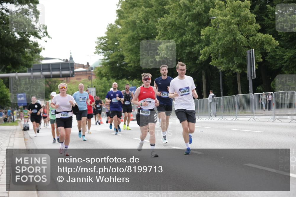 29.06.2025 - hella hamburg halbmarathon Jannik Wohlers http://msf.ph/oto/8199713 29.06.2025 10:25:13 Lombardsbrücke 1093, 1305, 1481, 3343, 3765, 4378, 5028, 8881, 9811, 10845, 10846, 11157, 11662, 12505, 13653, 13842, 14936, 15283, 16289, 16354, 16381, 16927 meine-sportfotos.de