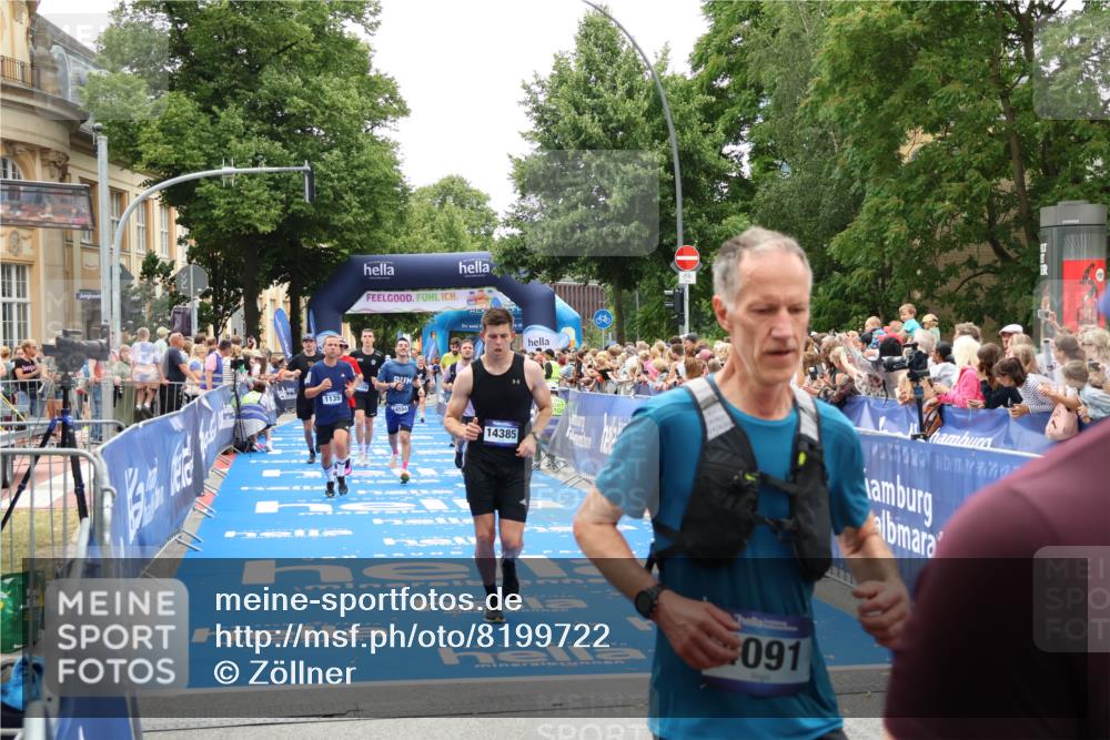 29.06.2025 - hella hamburg halbmarathon Zöllner http://msf.ph/oto/8199722 29.06.2025 10:47:02 Ziel 1139, 1689, 4377, 9794, 10122, 13728, 14385, 14415, 14449, 14594, 14783, 15825, 16081, 17979 meine-sportfotos.de