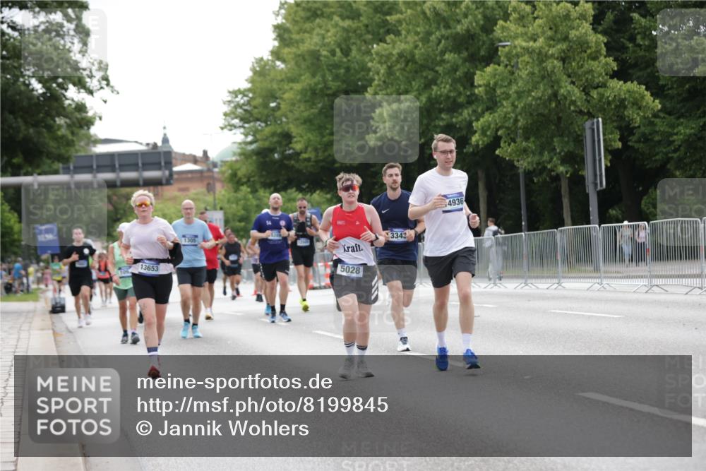 29.06.2025 - hella hamburg halbmarathon Jannik Wohlers http://msf.ph/oto/8199845 29.06.2025 10:25:13 Lombardsbrücke 1093, 1305, 1481, 3343, 3765, 4378, 5028, 8881, 9811, 10845, 10846, 11157, 11662, 12505, 13653, 13842, 14936, 15283, 16289, 16354, 16381, 16927 meine-sportfotos.de