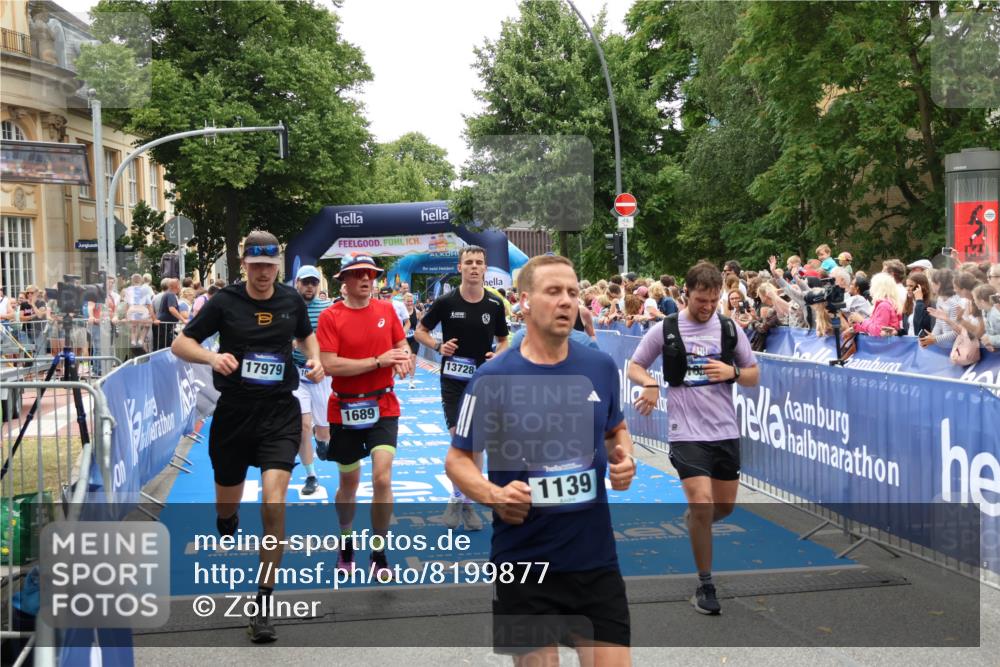 29.06.2025 - hella hamburg halbmarathon Zöllner http://msf.ph/oto/8199877 29.06.2025 10:47:06 Ziel 1460, 1689, 4377, 5472, 6700, 9794, 10122, 12579, 13728, 14415, 14449, 14594, 14783, 15825, 16081, 17979 meine-sportfotos.de