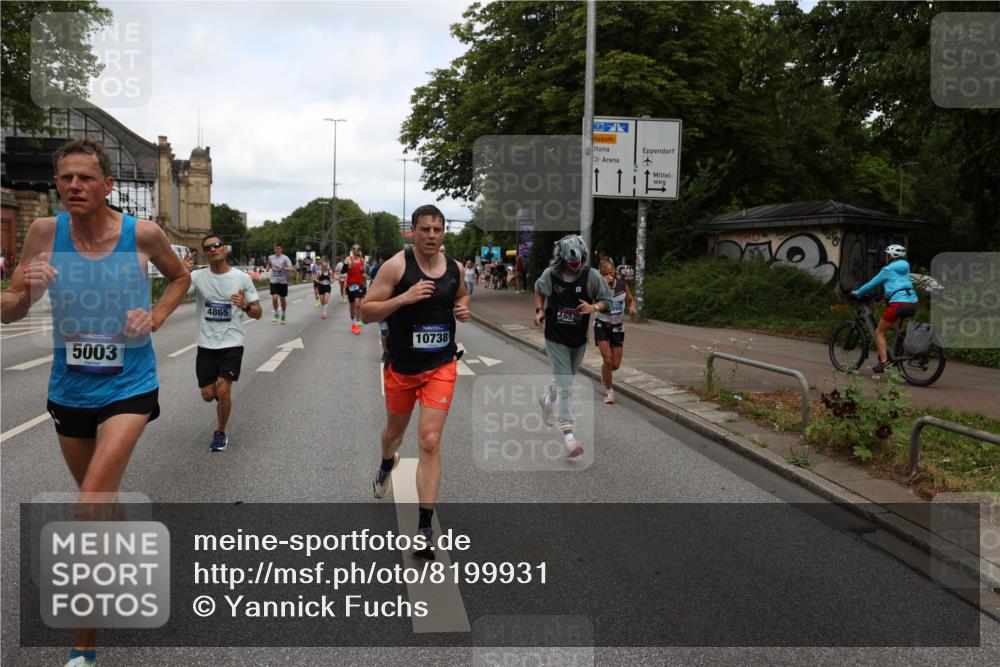 29.06.2025 - hella hamburg halbmarathon Yannick Fuchs http://msf.ph/oto/8199931 29.06.2025 10:31:54 20KM 1290, 2196, 2767, 4860, 4865, 5003, 5042, 5307, 5923, 6047, 6123, 6458, 7310, 7482, 8362, 9178, 9296, 9914, 10190, 10451, 10738, 12739, 13141, 13372, 13854, 14387, 14459, 14691, 14934, 15178, 15261, 15410, 15939, 16523, 16992, 17125, 17137, 17658, 18159, 18357, 18384, 18824, 18986 meine-sportfotos.de