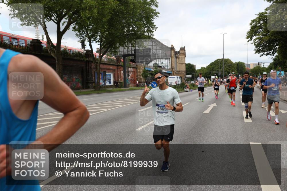 29.06.2025 - hella hamburg halbmarathon Yannick Fuchs http://msf.ph/oto/8199939 29.06.2025 10:31:55 20KM 1290, 2196, 2767, 4860, 4865, 5003, 5042, 5307, 5923, 6047, 6123, 6458, 7310, 7482, 8362, 9178, 9914, 10190, 10451, 10738, 12739, 13141, 13372, 13854, 14387, 14459, 14691, 14934, 15178, 15261, 15410, 15939, 16523, 16992, 17125, 17137, 17658, 18159, 18357, 18384, 18986 meine-sportfotos.de