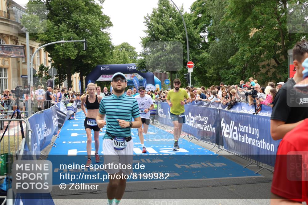 29.06.2025 - hella hamburg halbmarathon Zöllner http://msf.ph/oto/8199982 29.06.2025 10:47:08 Ziel 1460, 4093, 4377, 5472, 6700, 7908, 9794, 10122, 12579, 14415, 14783, 15684, 15825 meine-sportfotos.de