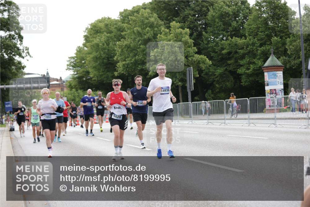 29.06.2025 - hella hamburg halbmarathon Jannik Wohlers http://msf.ph/oto/8199995 29.06.2025 10:25:14 Lombardsbrücke 1093, 1305, 1481, 3343, 3765, 4378, 5028, 8881, 9811, 10845, 10846, 11157, 11662, 12074, 12505, 13653, 13842, 14936, 15283, 16289, 16354, 16381, 16927 meine-sportfotos.de