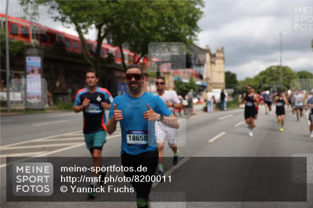 29.06.2025 - hella hamburg halbmarathon Yannick Fuchs http://msf.ph/oto/8200011 29.06.2025 10:44:40 20KM 1119, 1399, 1461, 1466, 1507, 1630, 1750, 1817, 2207, 3654, 4127, 4346, 5115, 6027, 6662, 6712, 6795, 7052, 7176, 7397, 7583, 7930, 7932, 8572, 8657, 8704, 8819, 9057, 10371, 10750, 11356, 11455, 11607, 12624, 13008, 13609, 13687, 13701, 13812, 13875, 14034, 14257, 14626, 15362, 15395, 15803, 15950, 16716, 16806, 17179, 17221, 17247, 17384, 18066, 18370, 18394, 18657, 18658, 18811 meine-sportfotos.de