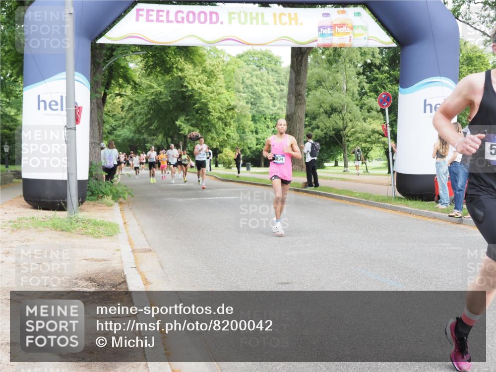29.06.2025 - hella hamburg halbmarathon MichiJ http://msf.ph/oto/8200042 29.06.2025 10:21:23 Zwischen KM18-KM19 1894, 4812, 5660, 7845, 11877, 14450, 16065 meine-sportfotos.de