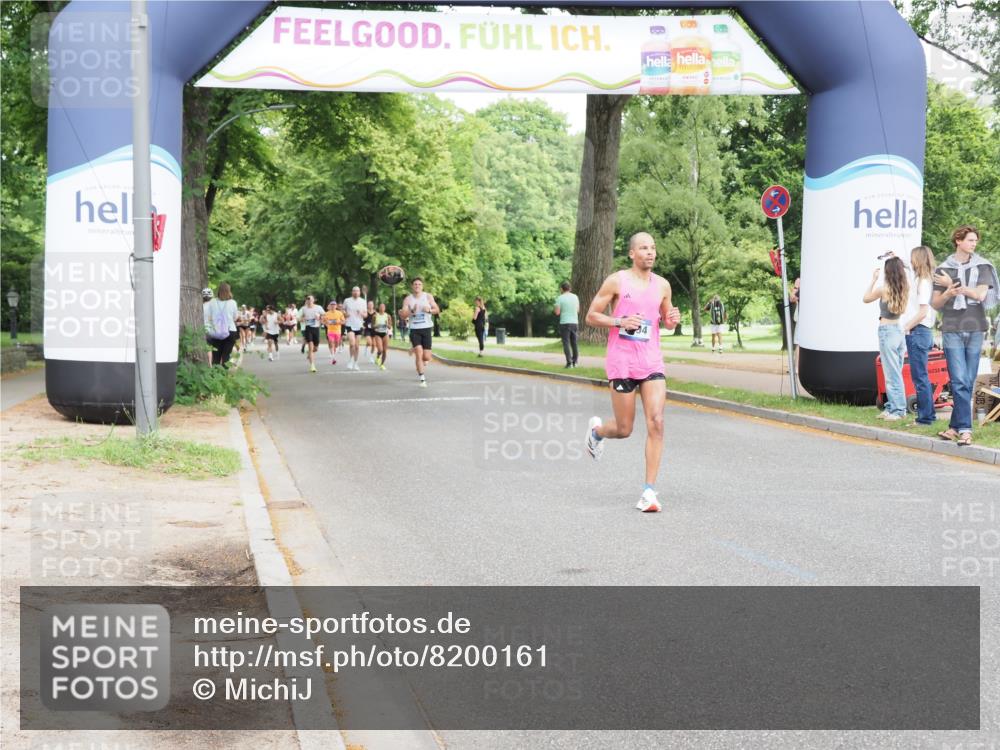 29.06.2025 - hella hamburg halbmarathon MichiJ http://msf.ph/oto/8200161 29.06.2025 10:21:24 Zwischen KM18-KM19 1894, 4812, 5660, 7845, 11877, 14450, 16065 meine-sportfotos.de