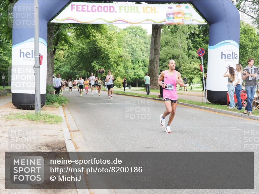 29.06.2025 - hella hamburg halbmarathon MichiJ http://msf.ph/oto/8200186 29.06.2025 10:21:24 Zwischen KM18-KM19 1894, 4812, 5660, 7845, 11877, 14450, 16065 meine-sportfotos.de