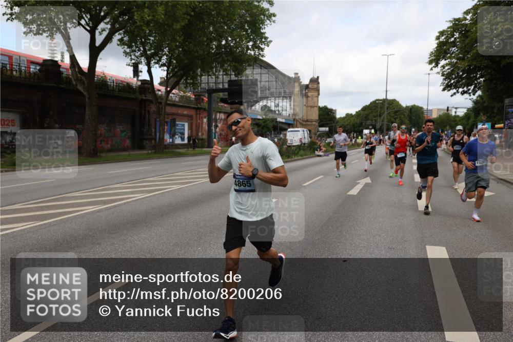 29.06.2025 - hella hamburg halbmarathon Yannick Fuchs http://msf.ph/oto/8200206 29.06.2025 10:31:55 20KM 1290, 2196, 2767, 4860, 4865, 5003, 5042, 5307, 5923, 6047, 6123, 6458, 7310, 7482, 8362, 9178, 9914, 10190, 10451, 10738, 12739, 13141, 13372, 13854, 14387, 14459, 14691, 14934, 15178, 15261, 15410, 15939, 16523, 16992, 17125, 17137, 17658, 18159, 18357, 18384, 18986 meine-sportfotos.de