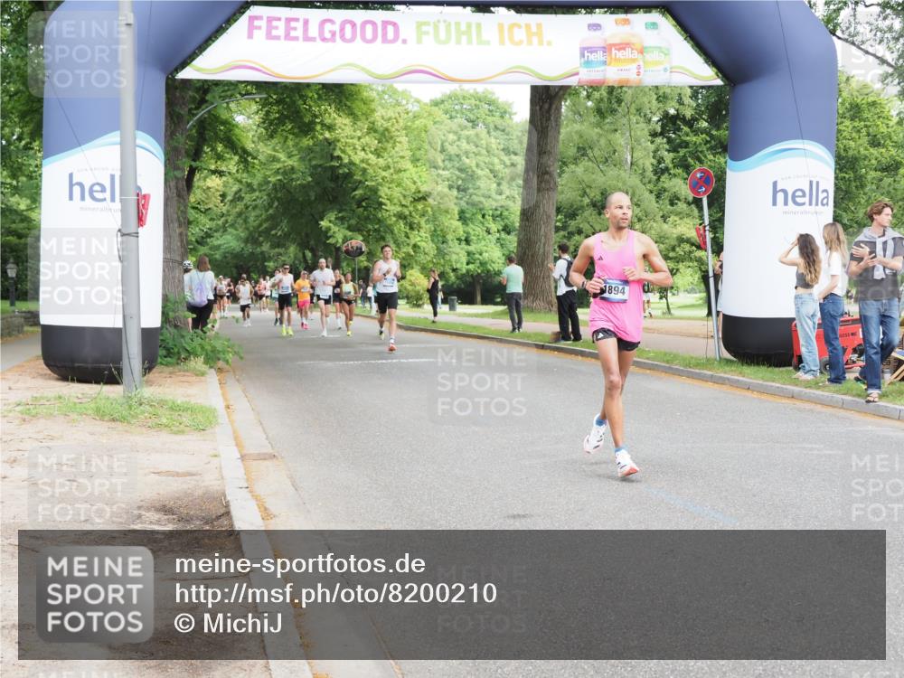 29.06.2025 - hella hamburg halbmarathon MichiJ http://msf.ph/oto/8200210 29.06.2025 10:21:24 Zwischen KM18-KM19 1894, 4812, 5660, 7845, 11877, 14450, 16065 meine-sportfotos.de