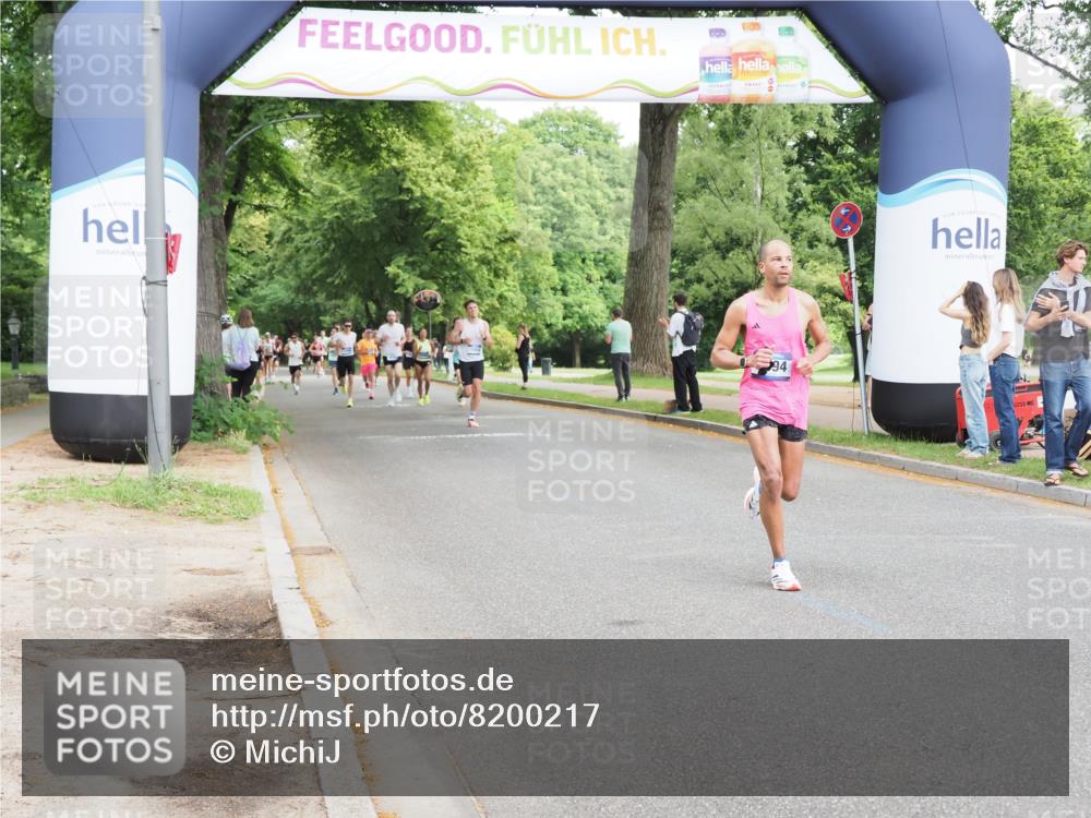 29.06.2025 - hella hamburg halbmarathon MichiJ http://msf.ph/oto/8200217 29.06.2025 10:21:24 Zwischen KM18-KM19 1894, 4812, 5660, 7845, 11877, 14450, 16065 meine-sportfotos.de