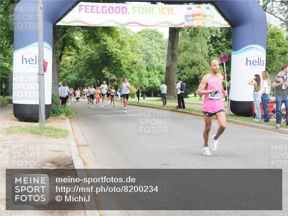 29.06.2025 - hella hamburg halbmarathon MichiJ http://msf.ph/oto/8200234 29.06.2025 10:21:24 Zwischen KM18-KM19 1894, 4812, 5660, 7845, 11877, 14450, 16065 meine-sportfotos.de