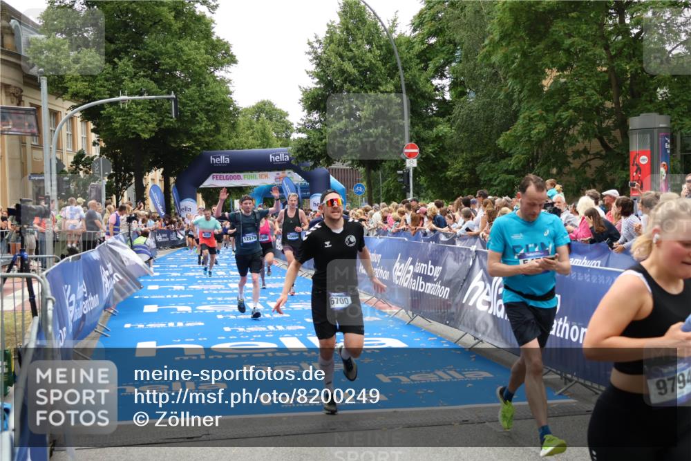 29.06.2025 - hella hamburg halbmarathon Zöllner http://msf.ph/oto/8200249 29.06.2025 10:47:12 Ziel 1460, 2623, 4093, 5472, 6373, 6700, 6716, 7480, 7908, 12579, 13007, 15684, 17718, 17915 meine-sportfotos.de