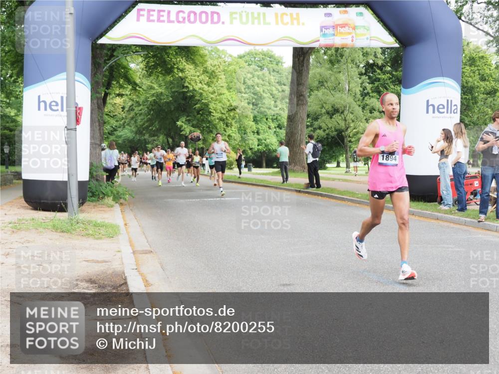29.06.2025 - hella hamburg halbmarathon MichiJ http://msf.ph/oto/8200255 29.06.2025 10:21:24 Zwischen KM18-KM19 1894, 4812, 5660, 7845, 11877, 14450, 16065 meine-sportfotos.de