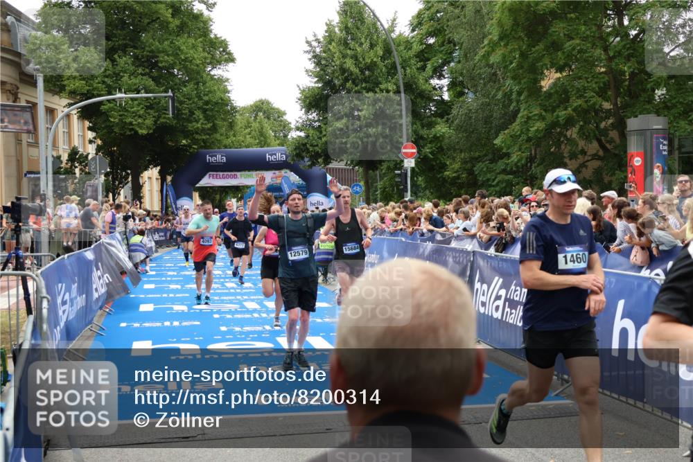 29.06.2025 - hella hamburg halbmarathon Zöllner http://msf.ph/oto/8200314 29.06.2025 10:47:14 Ziel 2623, 4093, 6373, 6716, 7480, 7908, 10208, 10211, 12579, 13007, 15684, 17718, 17915 meine-sportfotos.de