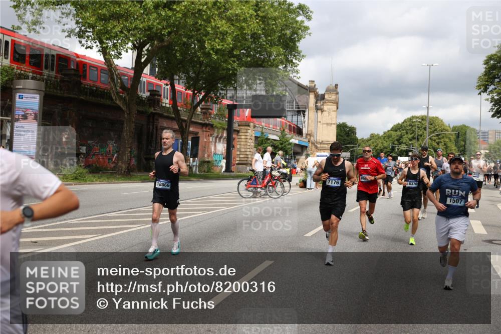 29.06.2025 - hella hamburg halbmarathon Yannick Fuchs http://msf.ph/oto/8200316 29.06.2025 10:44:41 20KM 1119, 1399, 1461, 1466, 1507, 1630, 1750, 1817, 2207, 3654, 4127, 4346, 5115, 6027, 6662, 6712, 6795, 7052, 7176, 7397, 7583, 7930, 7932, 8117, 8572, 8657, 8704, 8819, 9057, 10371, 11356, 11455, 11607, 12624, 13008, 13609, 13687, 13701, 13875, 14034, 14257, 14626, 15362, 15395, 15803, 15950, 16716, 16806, 17179, 17221, 17247, 17384, 18066, 18370, 18394, 18489, 18657, 18658, 18811 meine-sportfotos.de