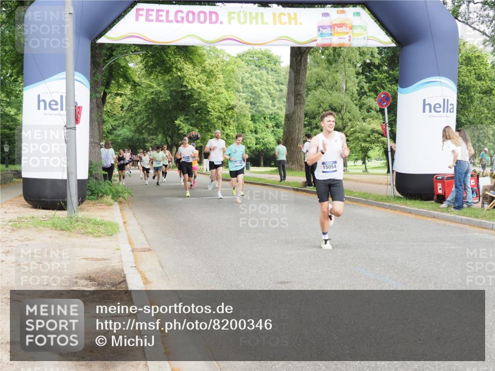 29.06.2025 - hella hamburg halbmarathon MichiJ http://msf.ph/oto/8200346 29.06.2025 10:21:27 Zwischen KM18-KM19 1894, 4812, 5660, 15054, 16065 meine-sportfotos.de